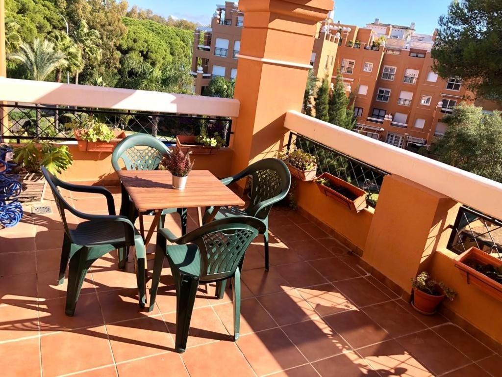 Gatu Premium Atico Sotavento Playa, Parking, Terraza, Piscinas, Wifi Y Aire Acc , " Preferente Mayores De 25 Anos Y Familias " El Puerto de Santa Maria Exterior photo